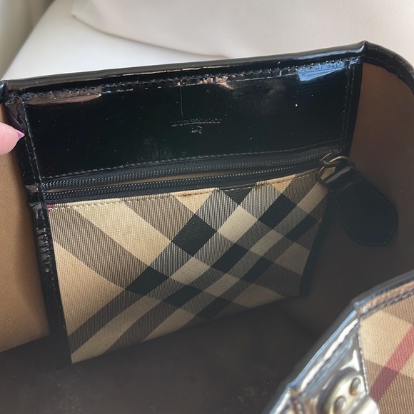 Burberry authentic handbag - Picture 13 of 13